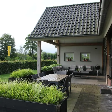 Vrijstaand Weideblik 比兹莫特