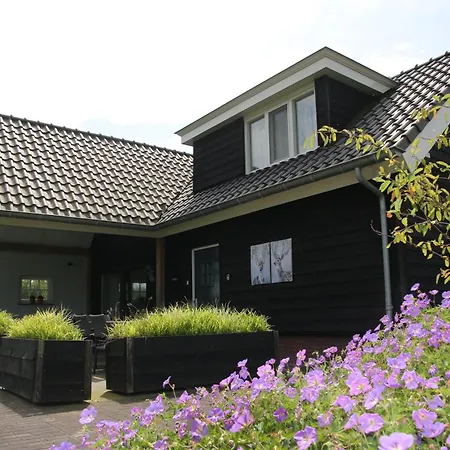 Vrijstaand Weideblik 度假居